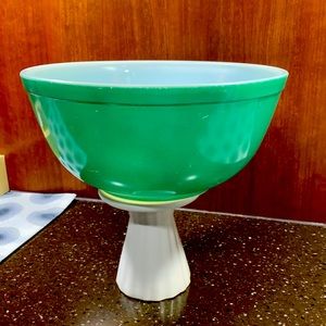 2.5 qt Pyrex mixing bowl